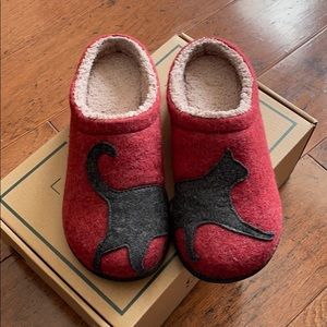 LL Bean Cat Slippers!  New in Box